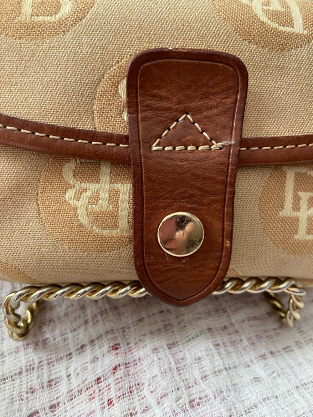 Dooney & Bourke EUC signature Flap Wristlet - Picture 2 of 12